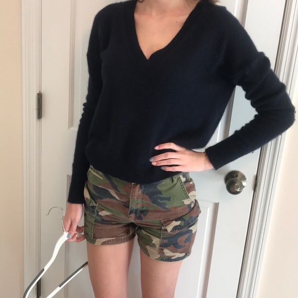 Dark navy brandy Melville sweater - Picture 3 of 3